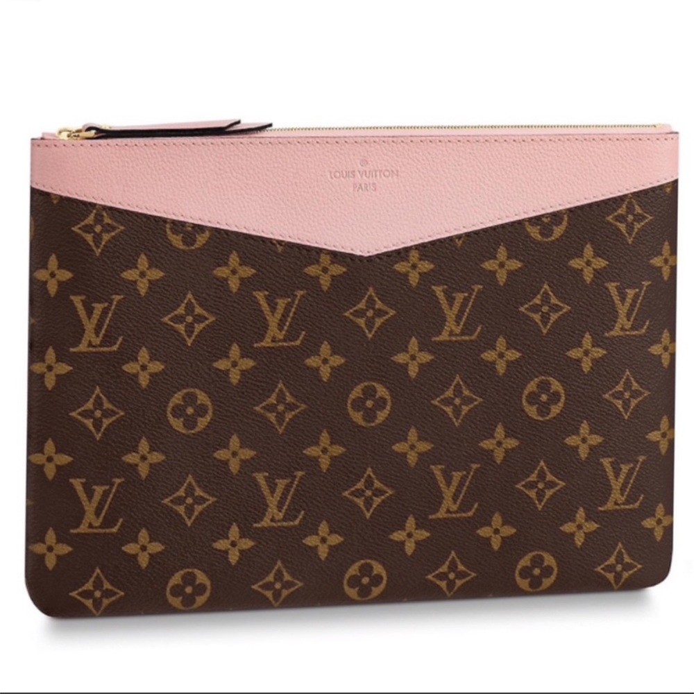 💯💖😍😘 NWT MONOGRAM Louis Vuitton Daily Pouch